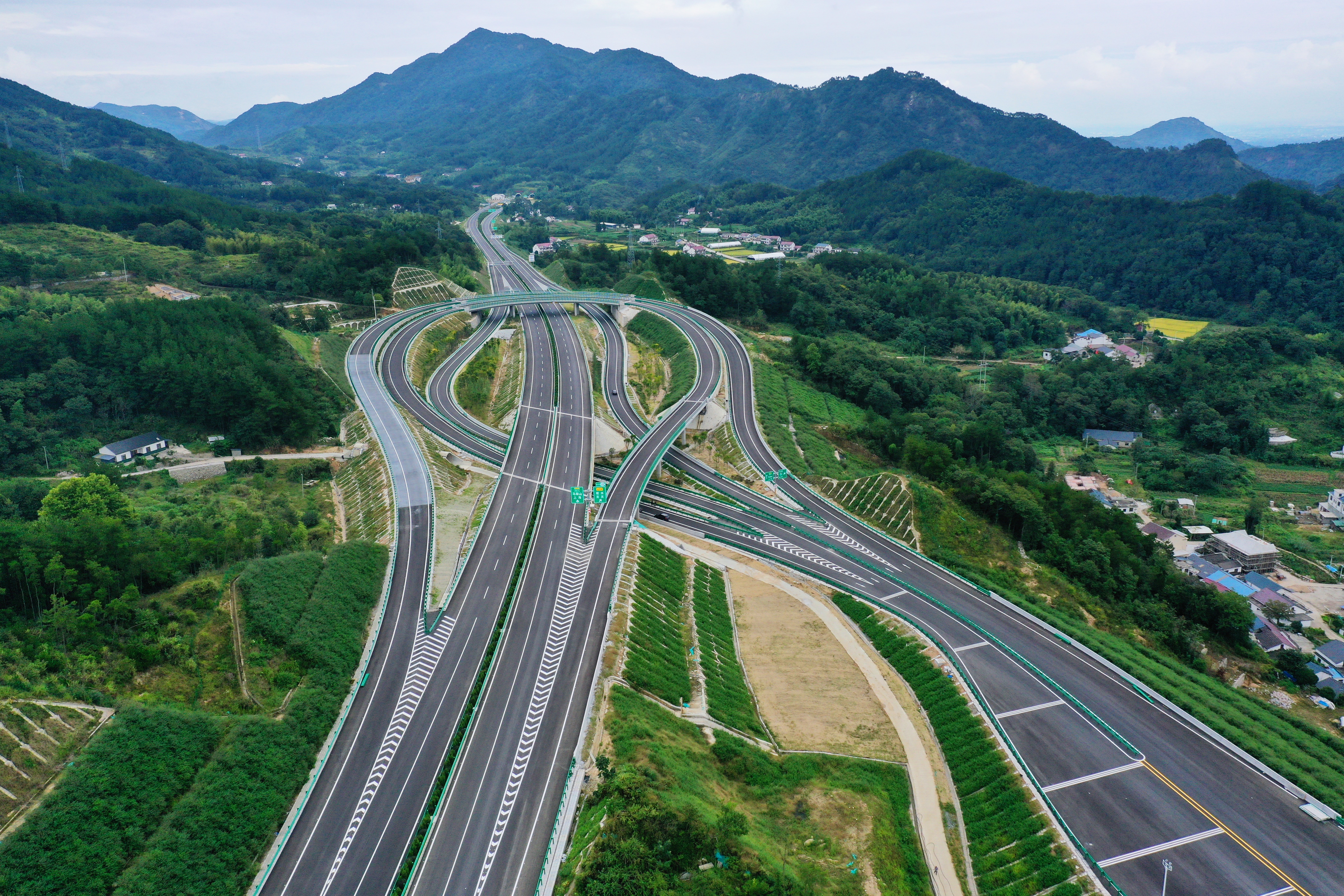 無為至岳西高速 槎水互通.jpg